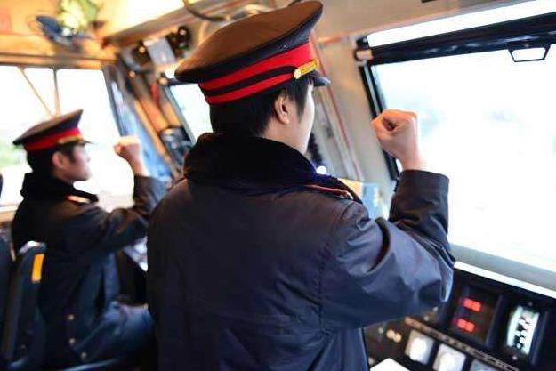 石家莊鐵路學(xué)校2020年火車司機(jī)專業(yè)學(xué)費(fèi)多少？