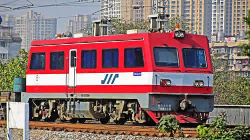 初中生可以學內(nèi)燃機車運用與檢修專業(yè)嗎？