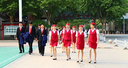 不滿(mǎn)15周歲能報(bào)名石家莊東華鐵路學(xué)校嗎？