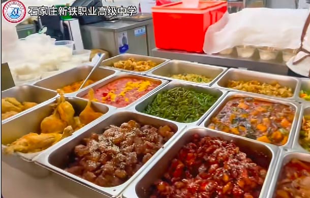 石家莊新鐵職業(yè)高級中學食堂啥樣
